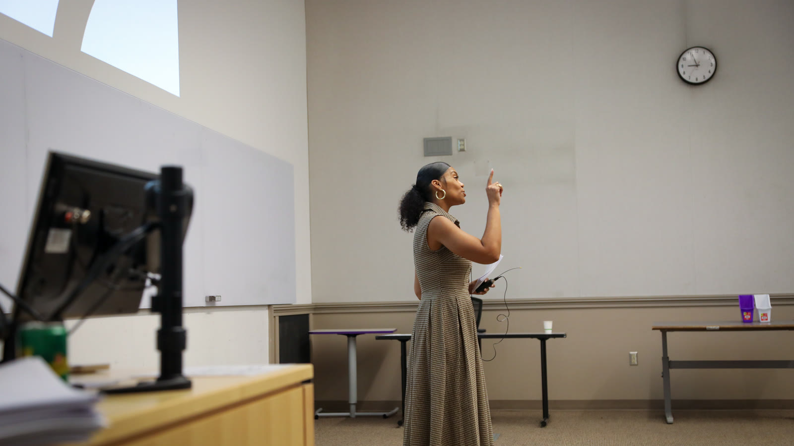 Samantha Cook teaching a class at the University of Washington